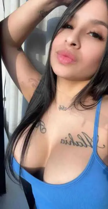 Amazing  relaxing  Latina massage 