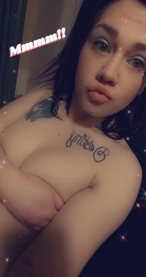  Ashley