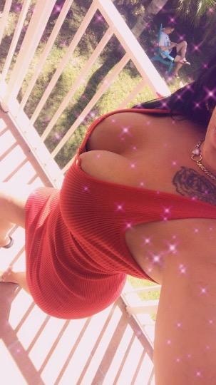  Busty